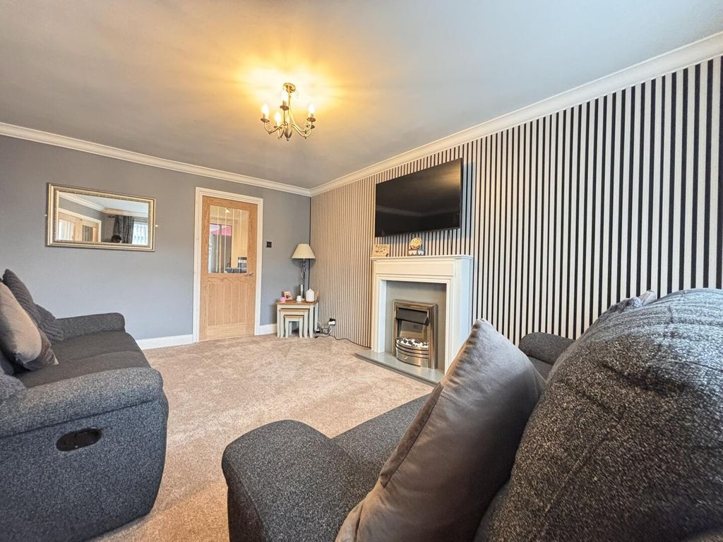 Property photo 3 of 24 Living Room