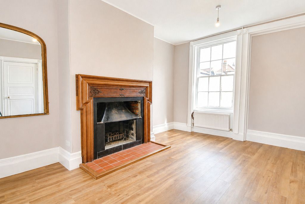 Property photo 3 of 25