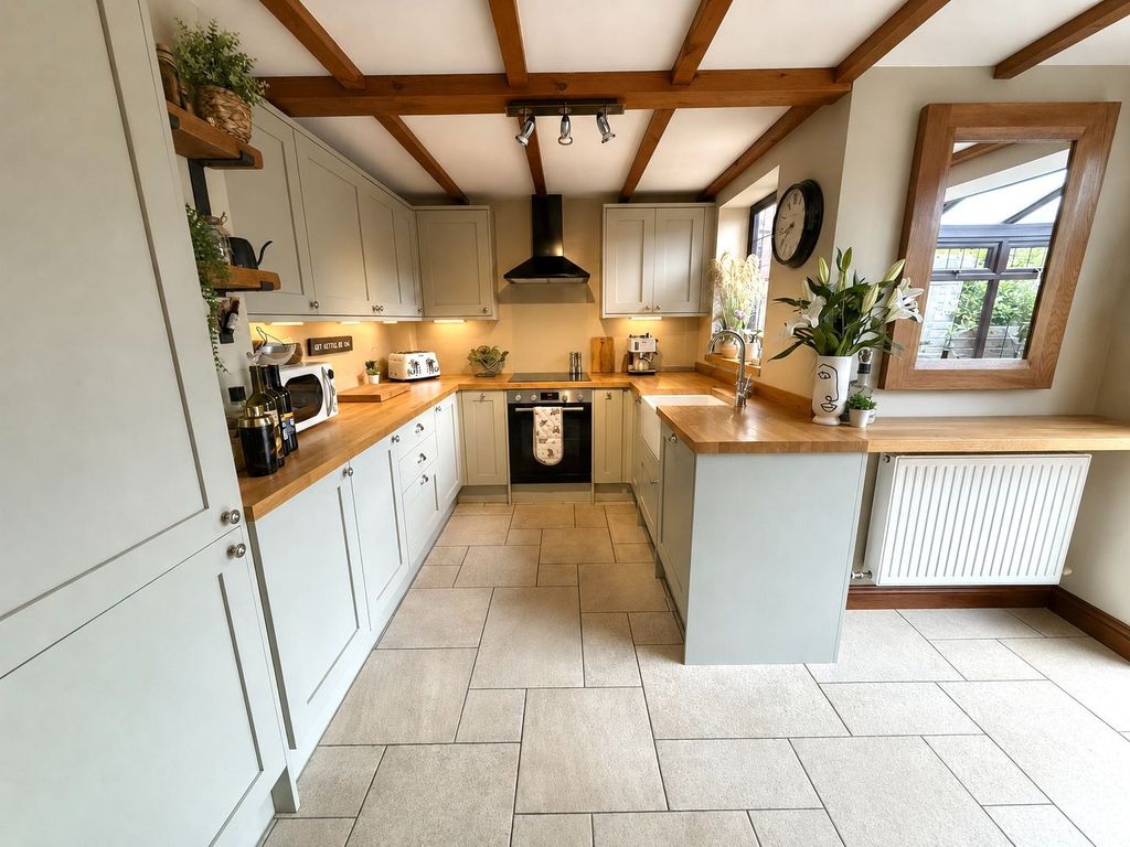 Property photo 2 of 23