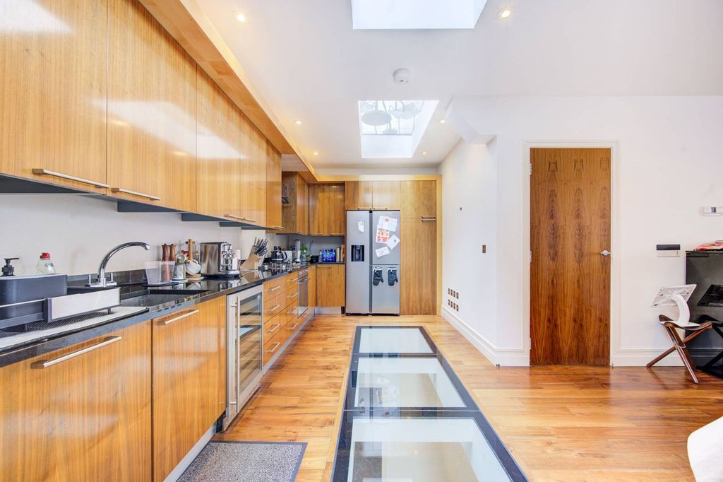 Property photo 1 of 24