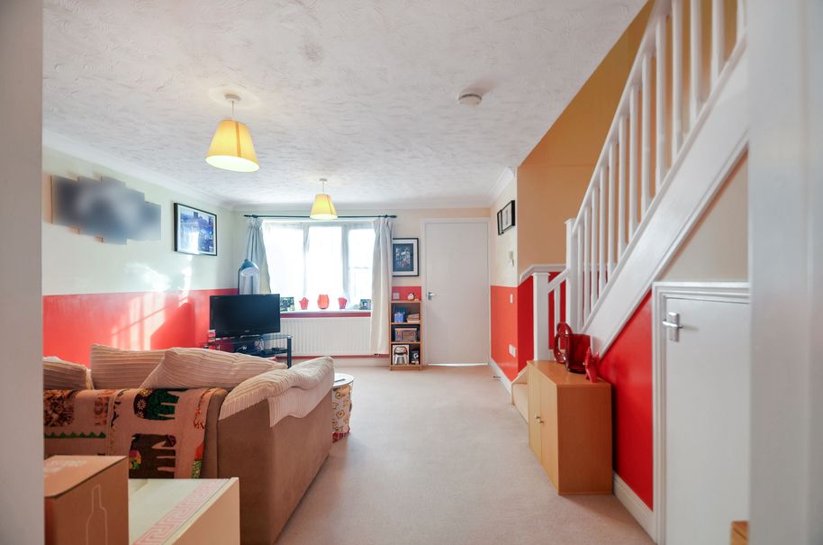 Property photo 2 of 34 Lounge (4).Jpg