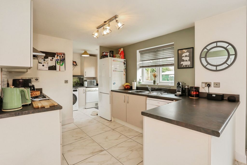 Property photo 3 of 17 Photo