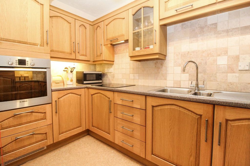 Property photo 2 of 13