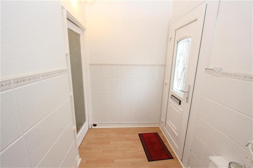 Property photo 3 of 14 Entrance Hall