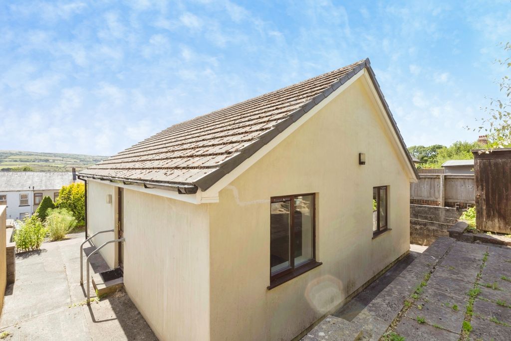 Property photo 2 of 20 Pbox-Img.Jpg