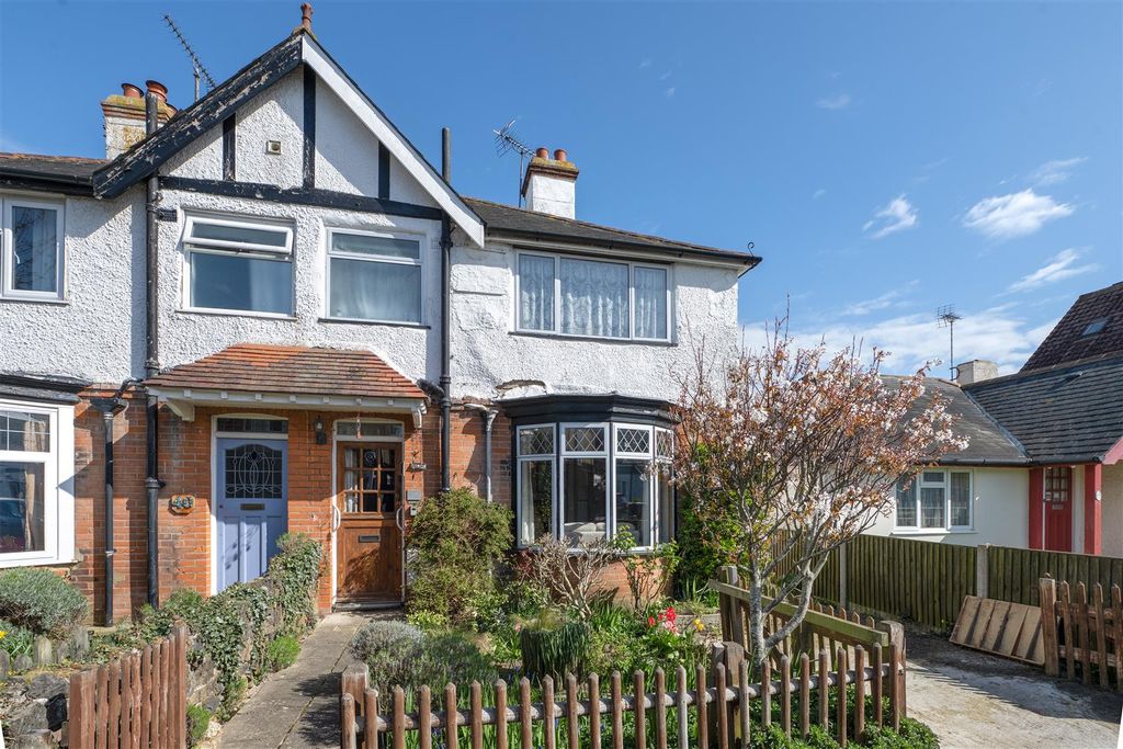 Property photo 1 of 16 Baddlesmere Road, Tankerton, Whitstable