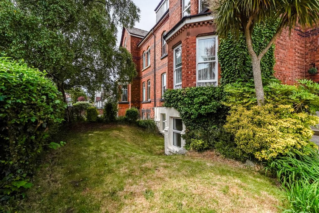 Property photo 2 of 53