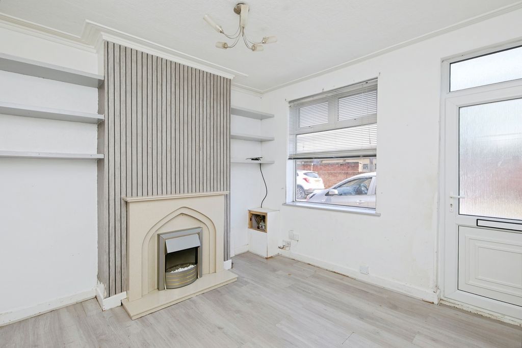 Property photo 2 of 17 Photo