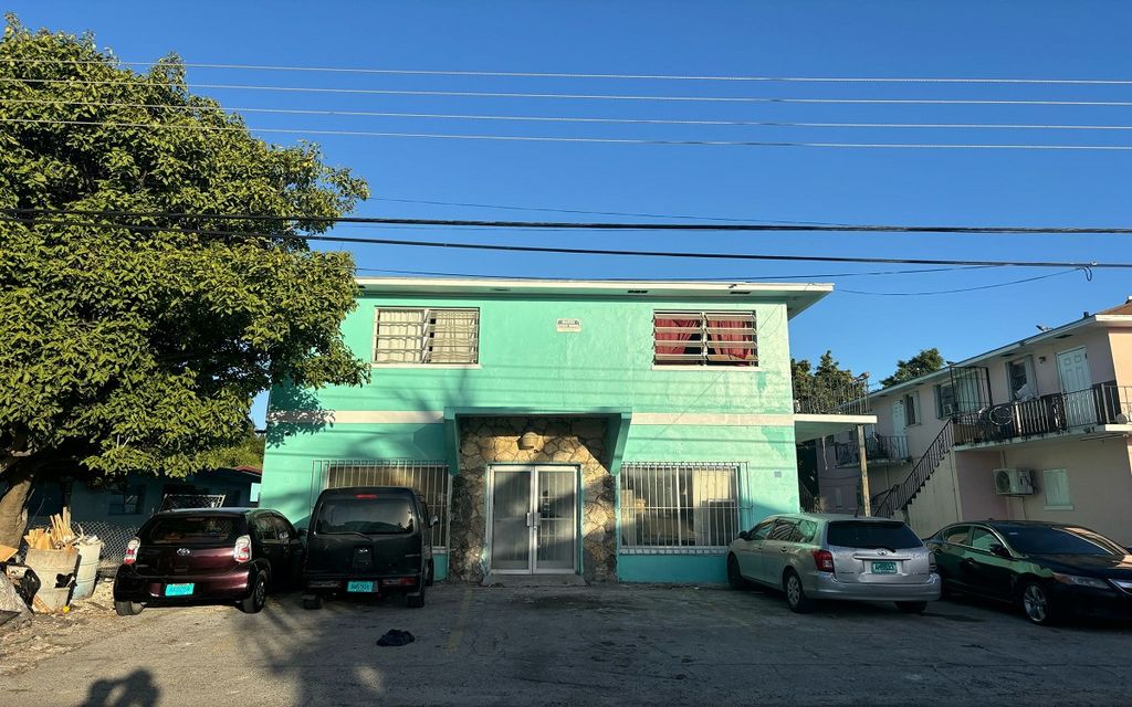 Property photo 1 of 9