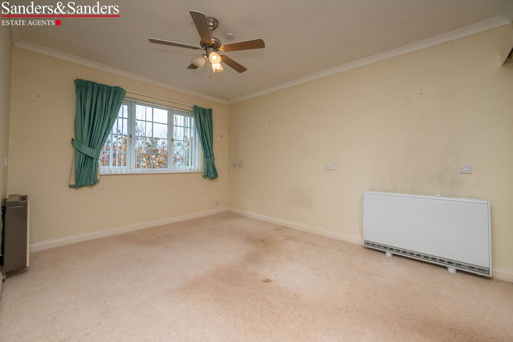 Property photo 2 of 17 Photograph 2