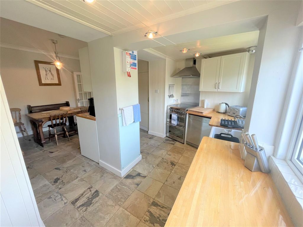 Property photo 3 of 15 Kitchen.Jpg