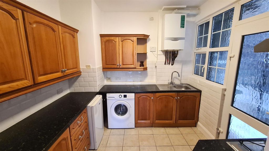 Property photo 3 of 15 Kitchen