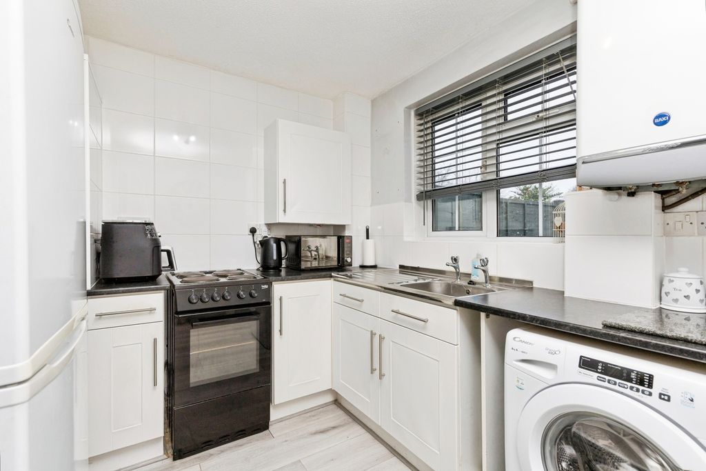 Property photo 3 of 15 Pbox-Img.Jpg