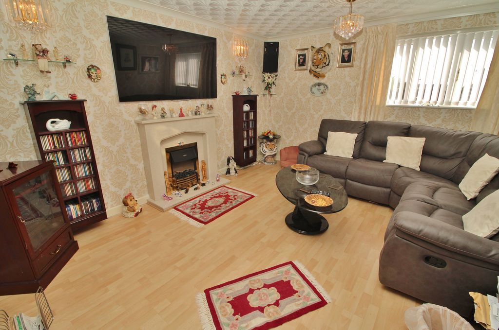 Property photo 3 of 13