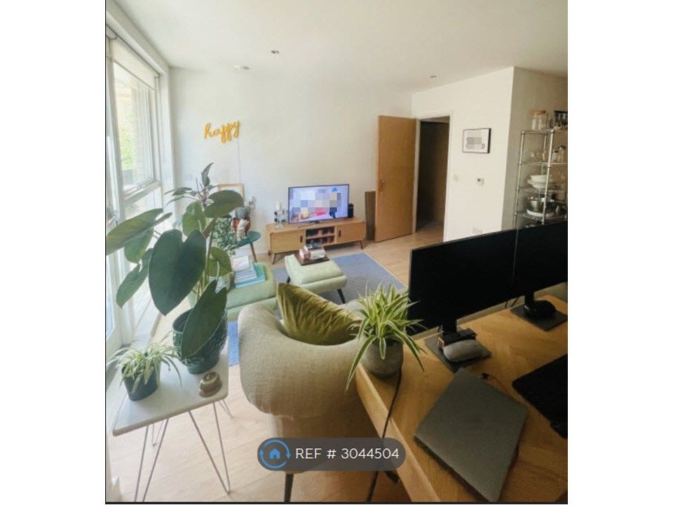 Property photo 1 of 8 Living Area
