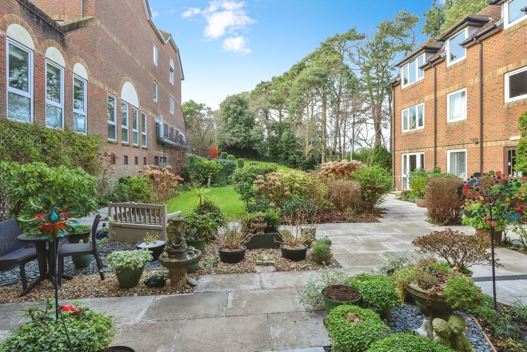 Property photo 2 of 42 Pbox-Img.Jpg