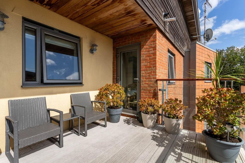 Property photo 3 of 21 43 Orchard House-13.Jpg