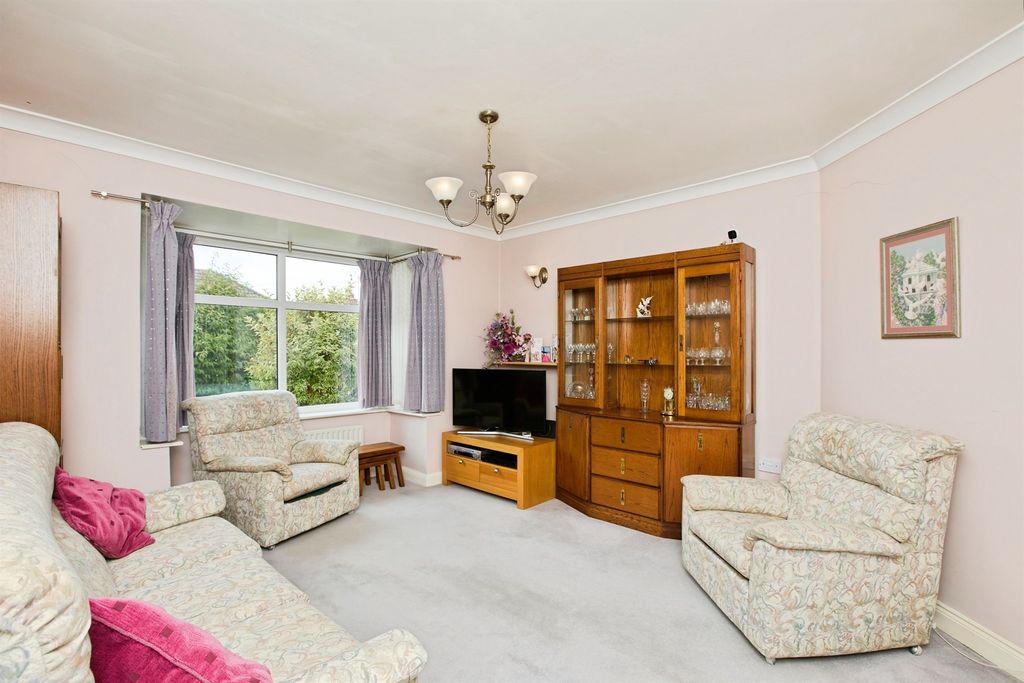 Property photo 3 of 19