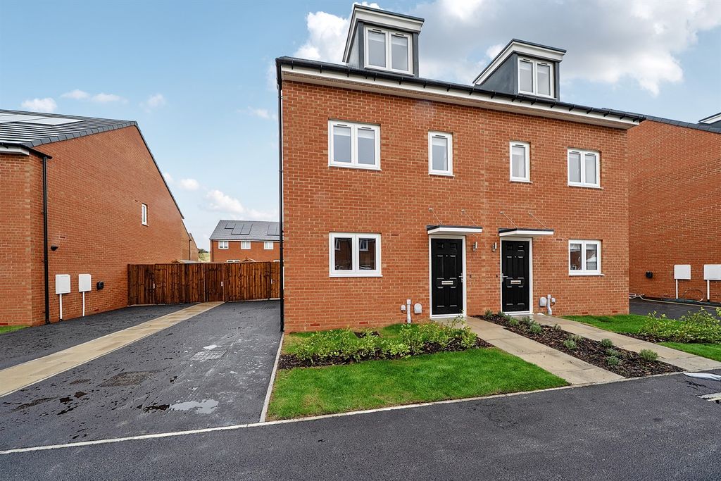 Property photo 1 of 15 External