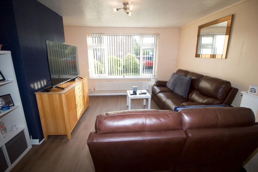 Property photo 2 of 9 Living Room