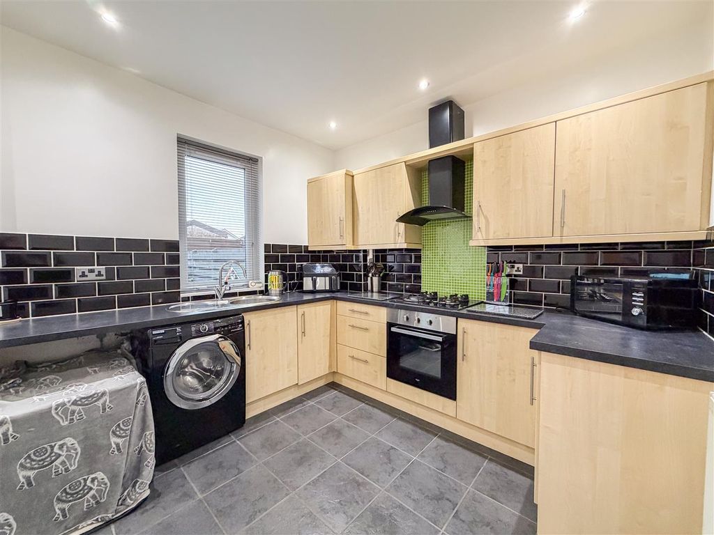 Property photo 2 of 24 Kitchen