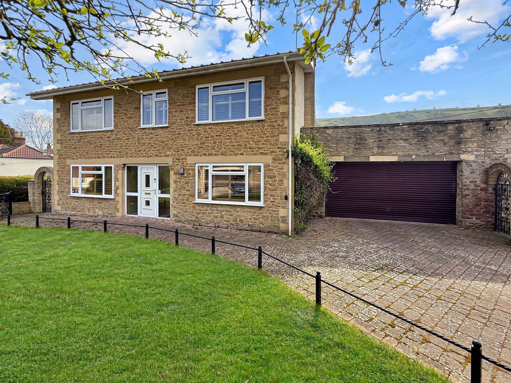 Property photo 1 of 36