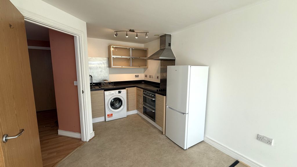 Property photo 1 of 9 Kitchen