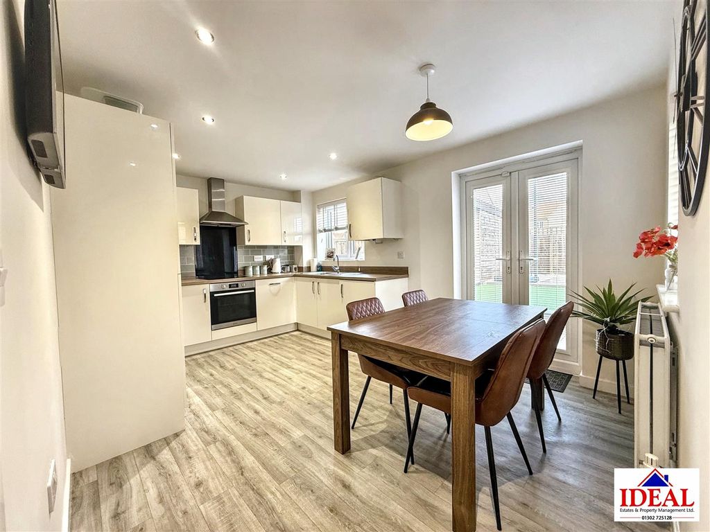 Property photo 2 of 13 Image00016.Jpg