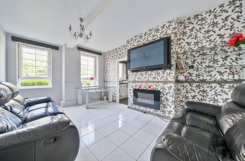 Property photo 1 of 11 Albion Estate