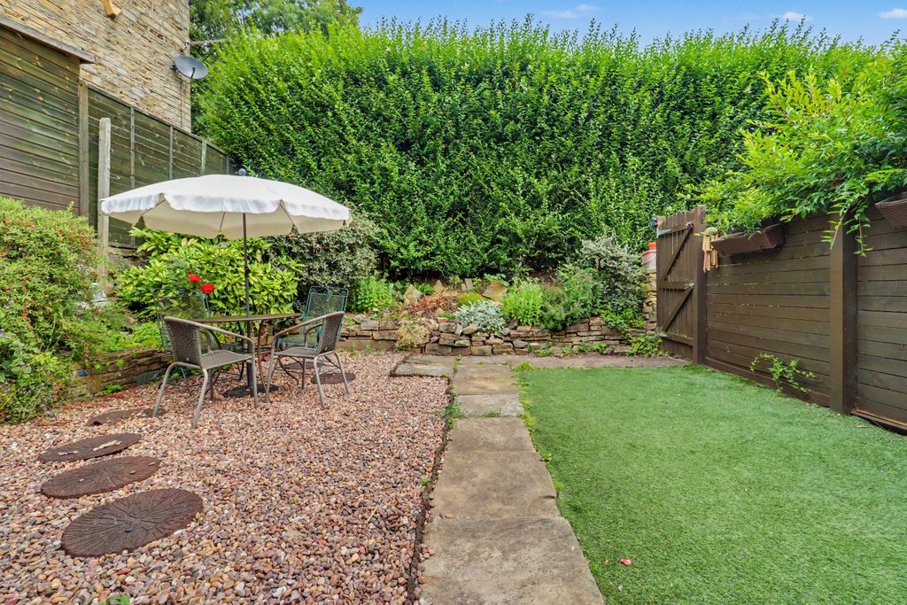 Property photo 2 of 17 Img_4157-Img_4159