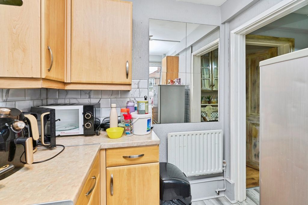 Property photo 3 of 13 Kitchen