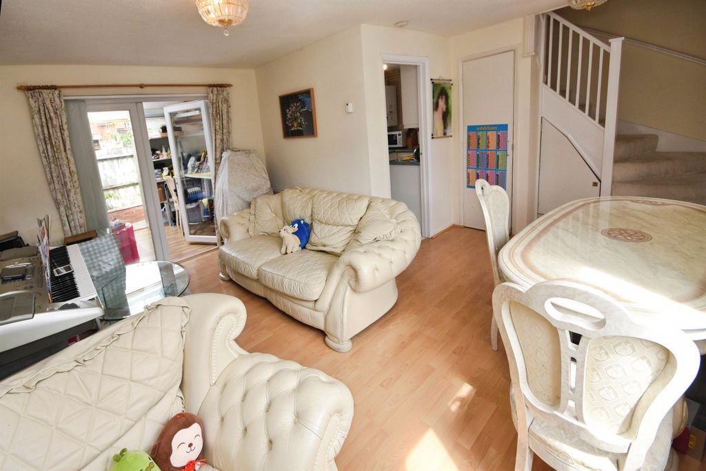 Property photo 2 of 17