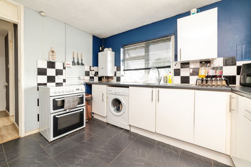 Property photo 3 of 9