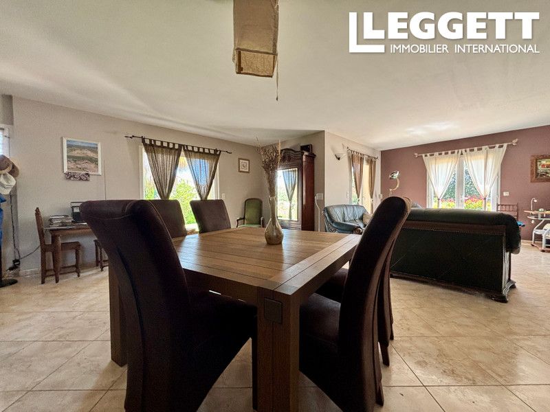 Property photo 2 of 10