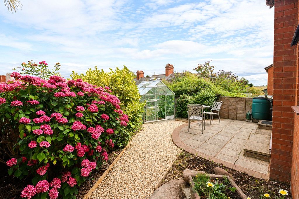 Property photo 2 of 18 2 - Picture No. 12