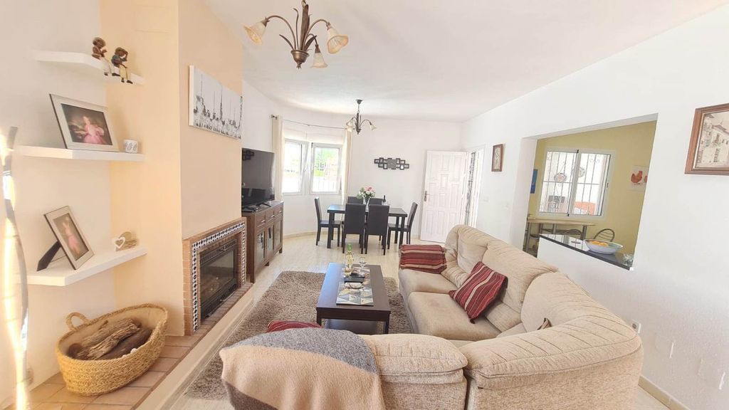 Property photo 2 of 30