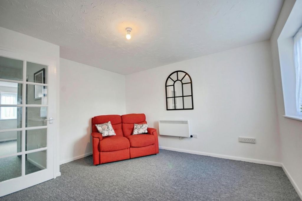 Property photo 2 of 6 Front Room 2 - Edited.Jpg