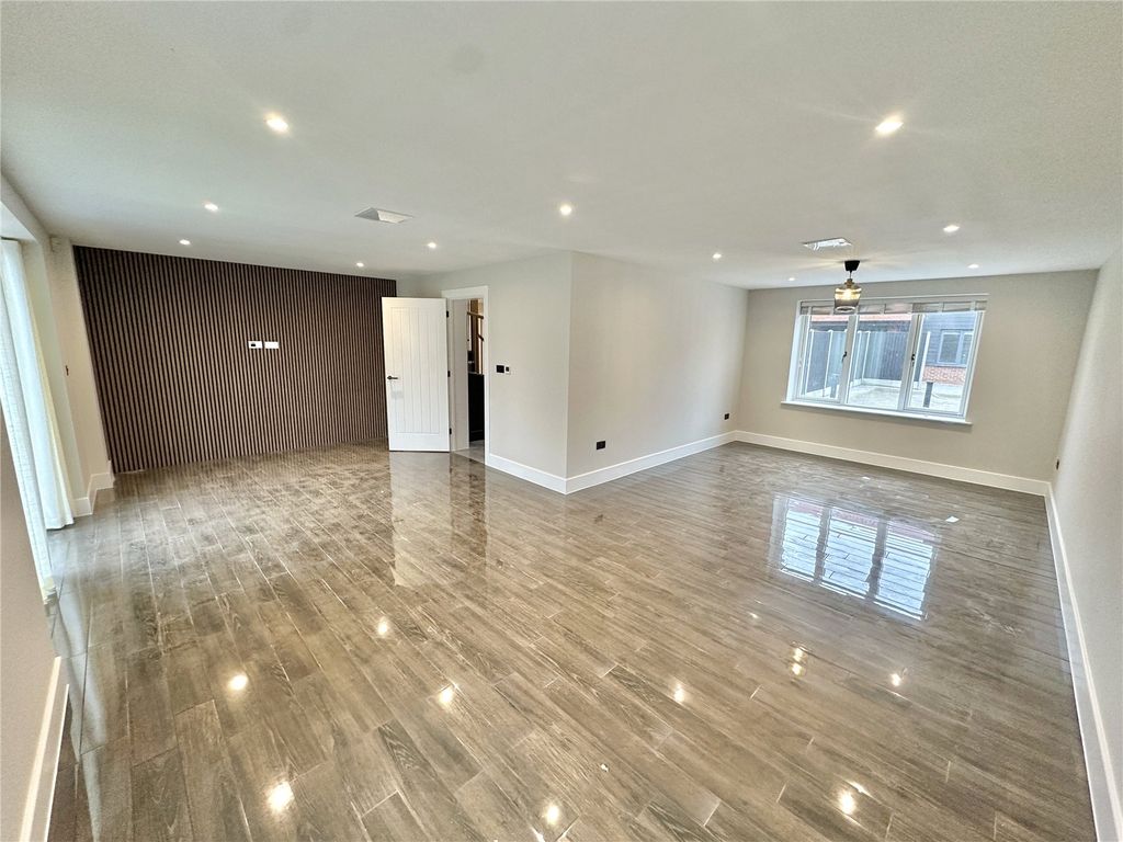 Property photo 3 of 16 Picture No. 03