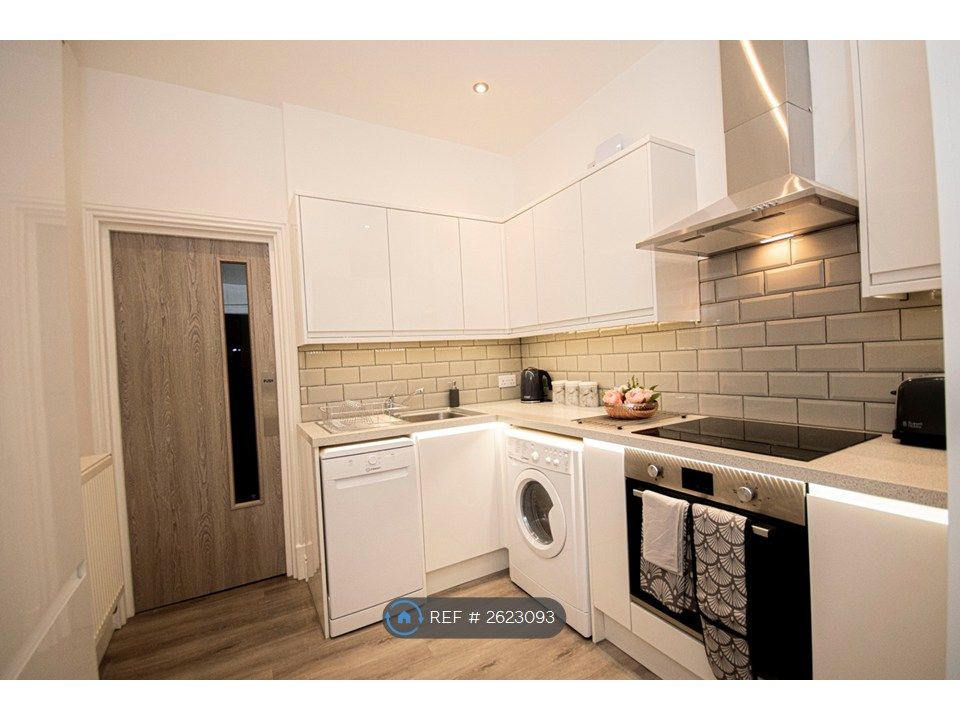 Property photo 2 of 28