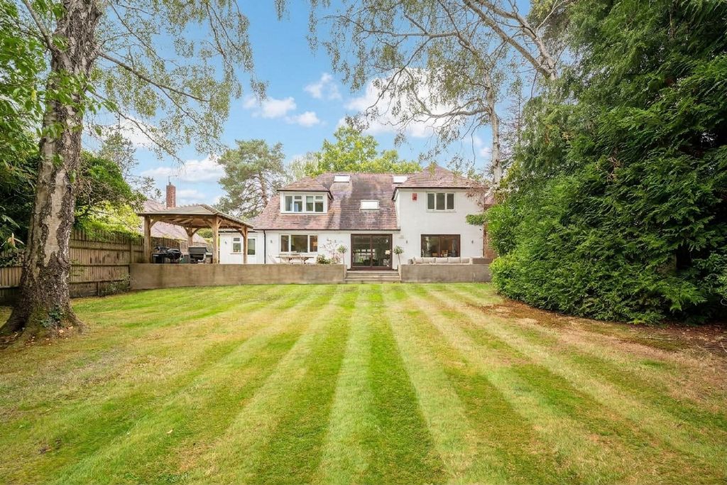 Property photo 1 of 32