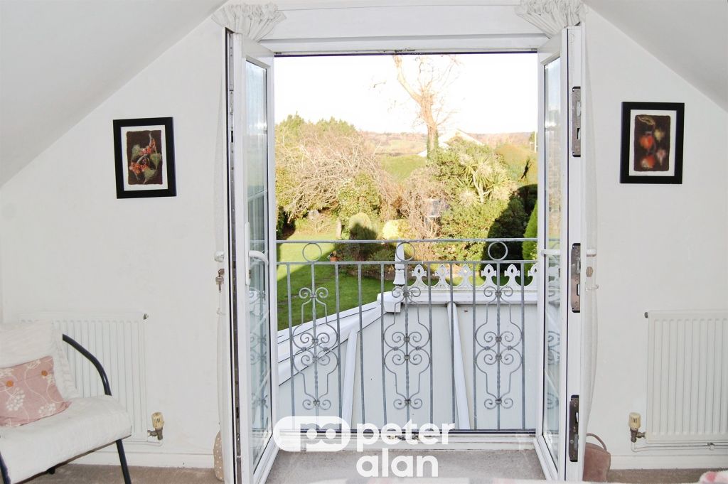 Property photo 2 of 33