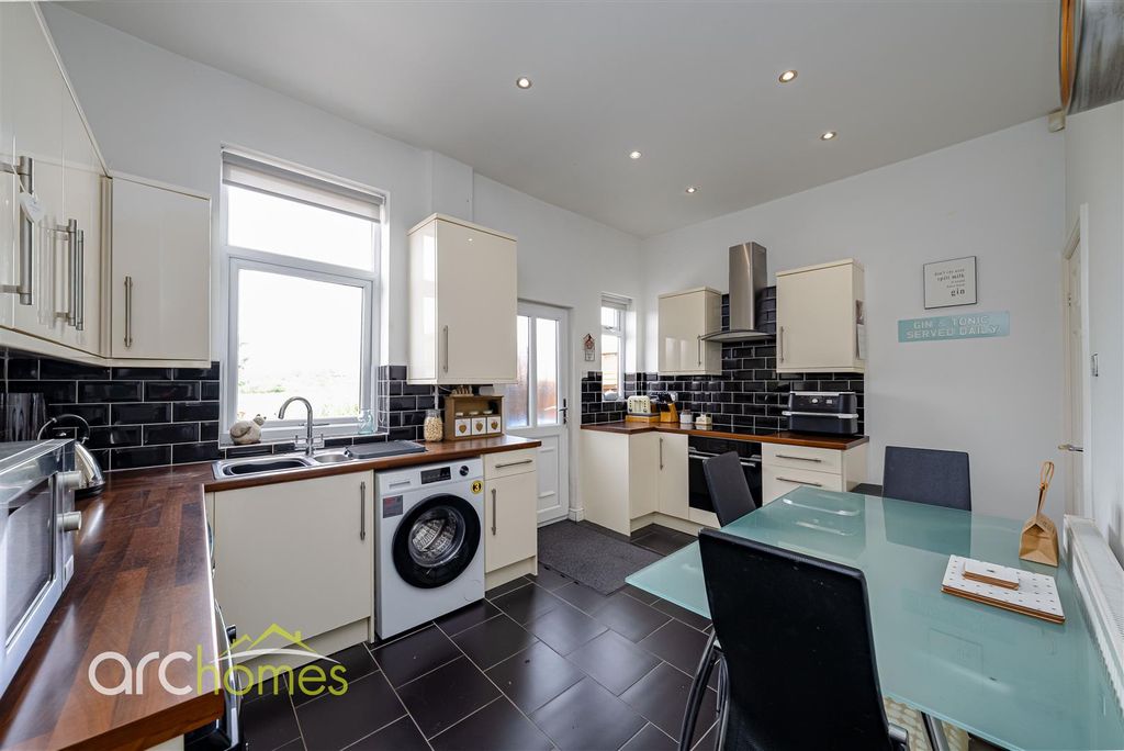 Property photo 3 of 19 Wigan-3.Jpg