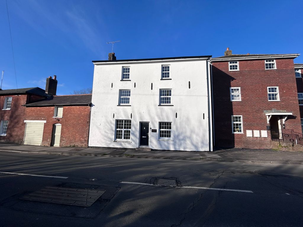 Property photo 1 of 6 Front