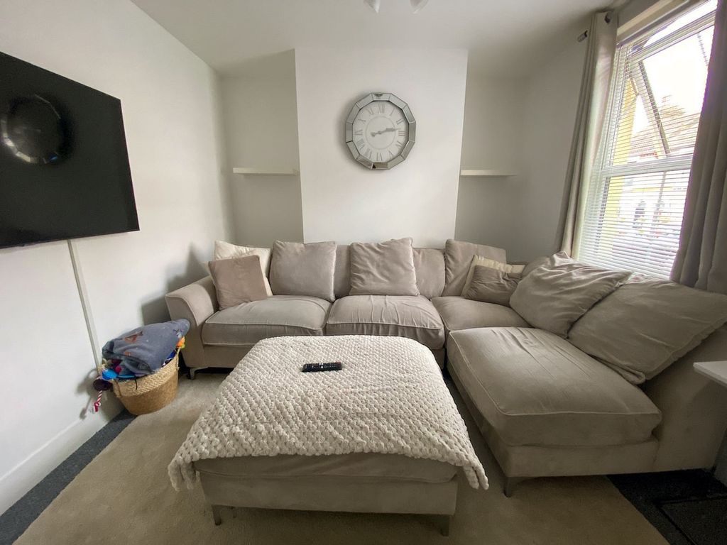 Property photo 2 of 8 4403581