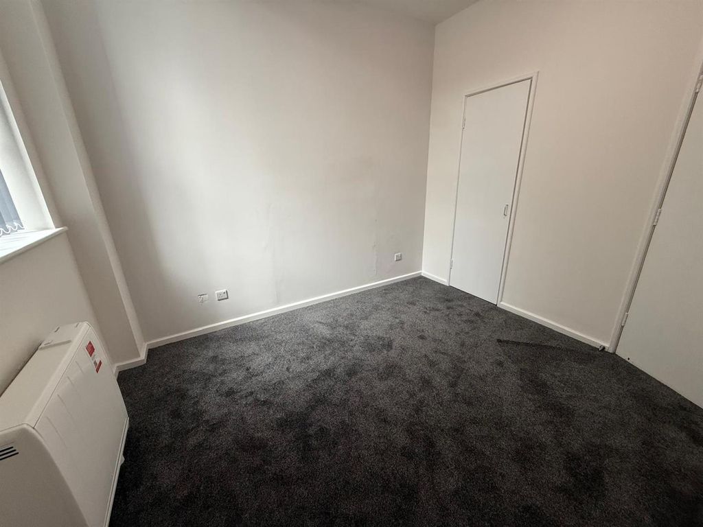 Property photo 3 of 6 Bedroom 1.Jpeg