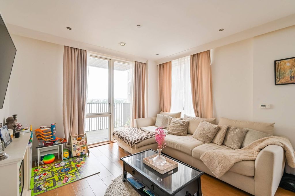 Property photo 1 of 24