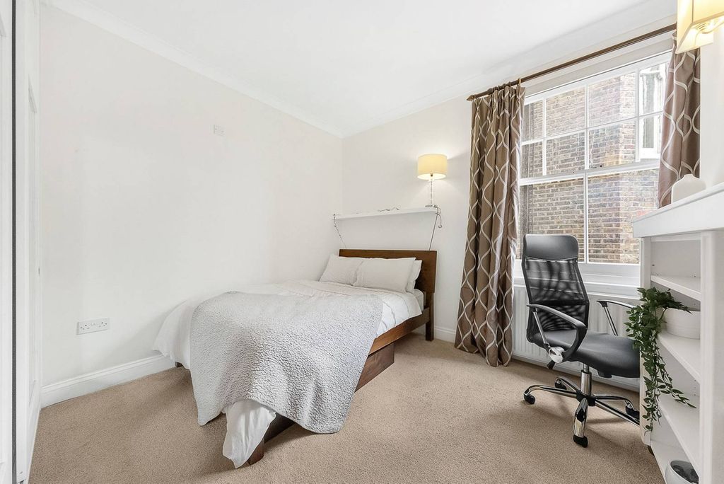Property photo 3 of 12