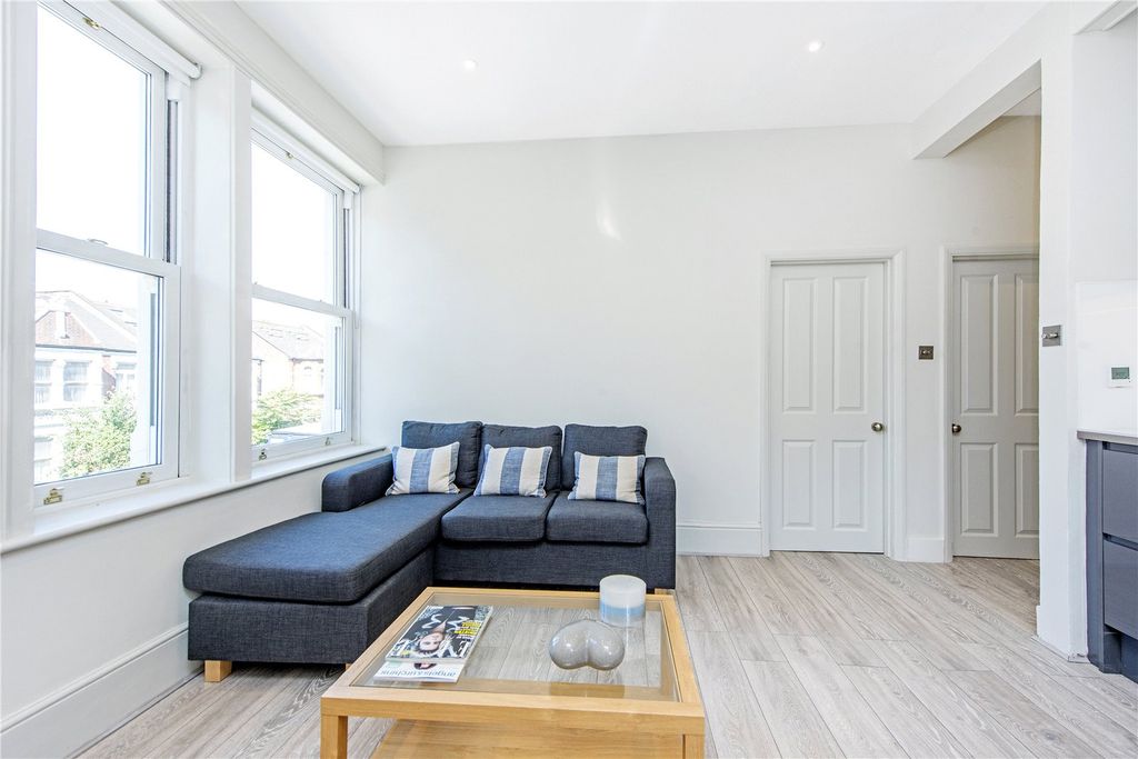 Property photo 2 of 9 Picture No. 04