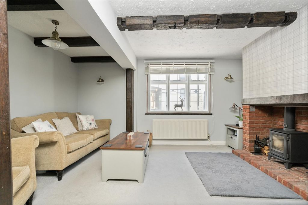 Property photo 2 of 16 251A High Street_09.Jpg