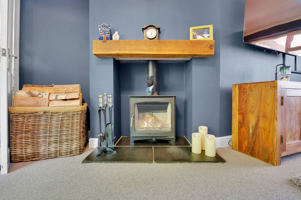 Property photo 3 of 24